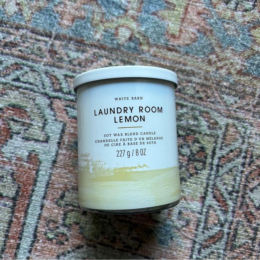 New Bath & Body Works Single Wick Candle in Laundry Room Lemon - Picture 2 of 5
